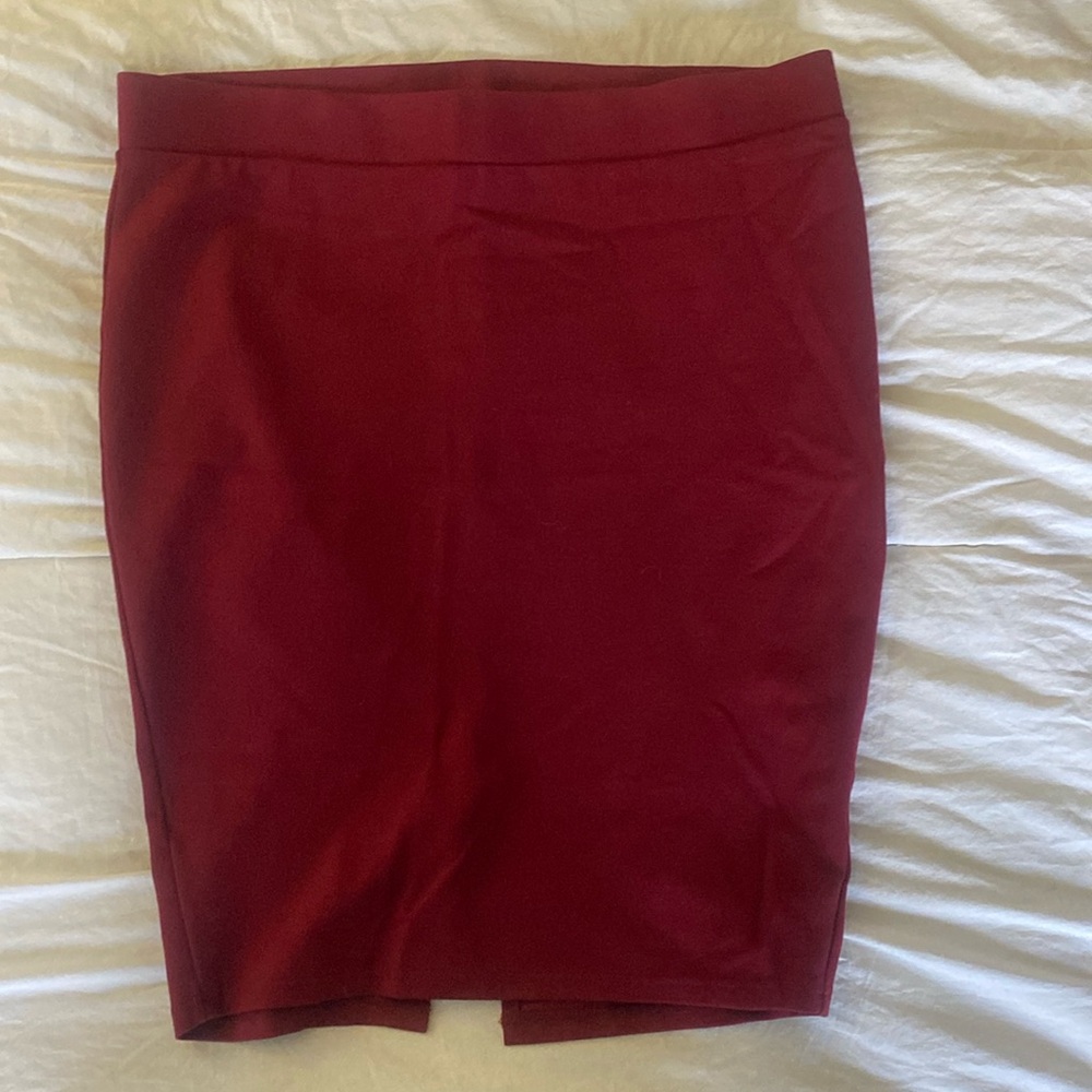 Wine colored fitted skirt